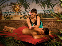 O que é massagem havaiana